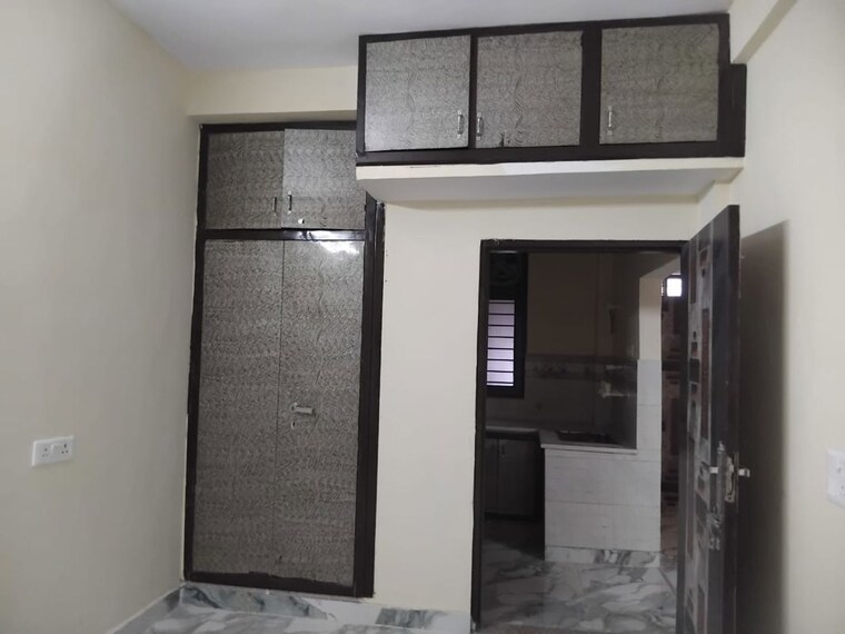 Room, sector 46 2.5 Bedroom 90 Sq.Yd. Builder Floor In Sector 46 Faridabad 10364349