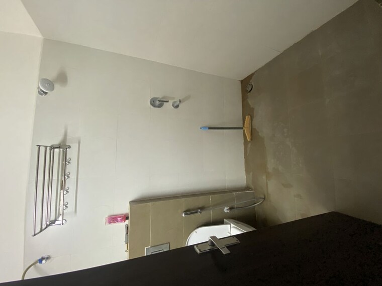 Bathroom, altura-apartments 3 Bedroom 2100 Sq.Ft. Apartment In Ghazipur Zirakpur 10364381