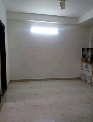Room in 1 BHK Builder Floor at Saket – for Rent