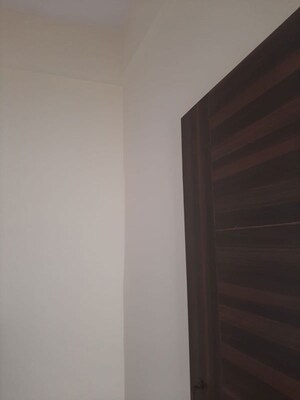 Room in 3 BHK Apartment at Vip Road – for Rent