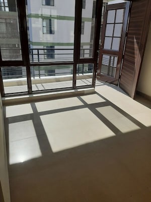 Room in 3 BHK Apartment at Vip Road – for Rent