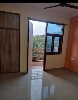 Room in 1 BHK Builder Floor at Saket – for Rent