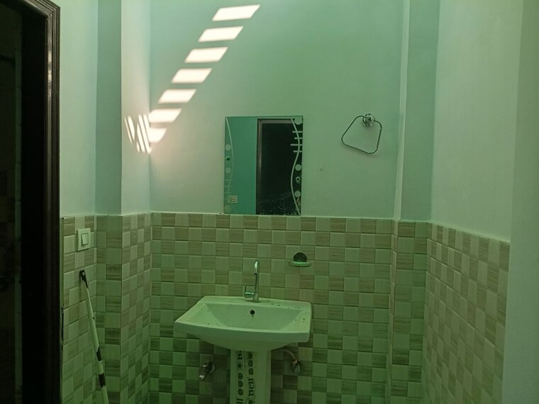 Bathroom, indira nagar 3 Bedroom 1200 Sq.Ft. Independent House In Indira Nagar Lucknow 9972358