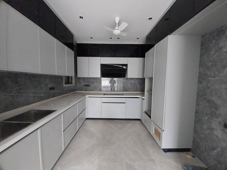 Kitchen, golf links 4 Bedroom 3600 Sq.Ft. Builder Floor In Golf Links Delhi 10364397