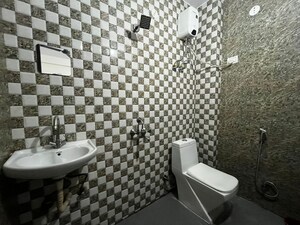 Bathroom in 1 BHK Builder Floor at Saket – for Rent