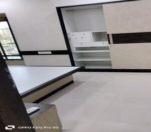 Bedroom in 2 BHK Apartment at Matunga East – for Rent