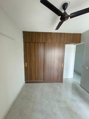 Room in 3 BHK Apartment at Signature Global City, Sector 37d – for Rent