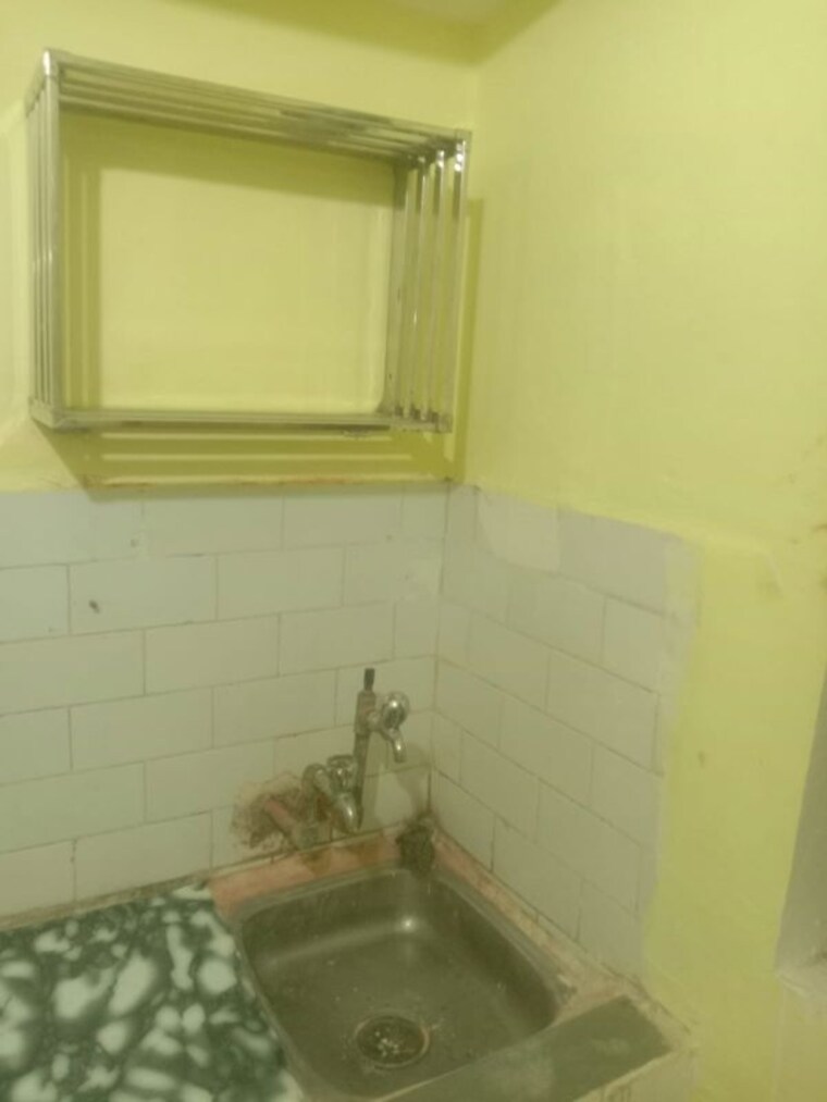 Bathroom, gulmohar-estate 1 RK 450 Sq.Ft. Apartment In Pi Greater Noida Greater Noida 10364612