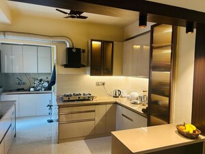 Team Area in 3 BHK Apartment at BPTP Park Grandeura, Sector 82 – for Sale