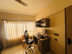 Team Area in 3 BHK Apartment at BPTP Park Grandeura, Sector 82 – for Sale