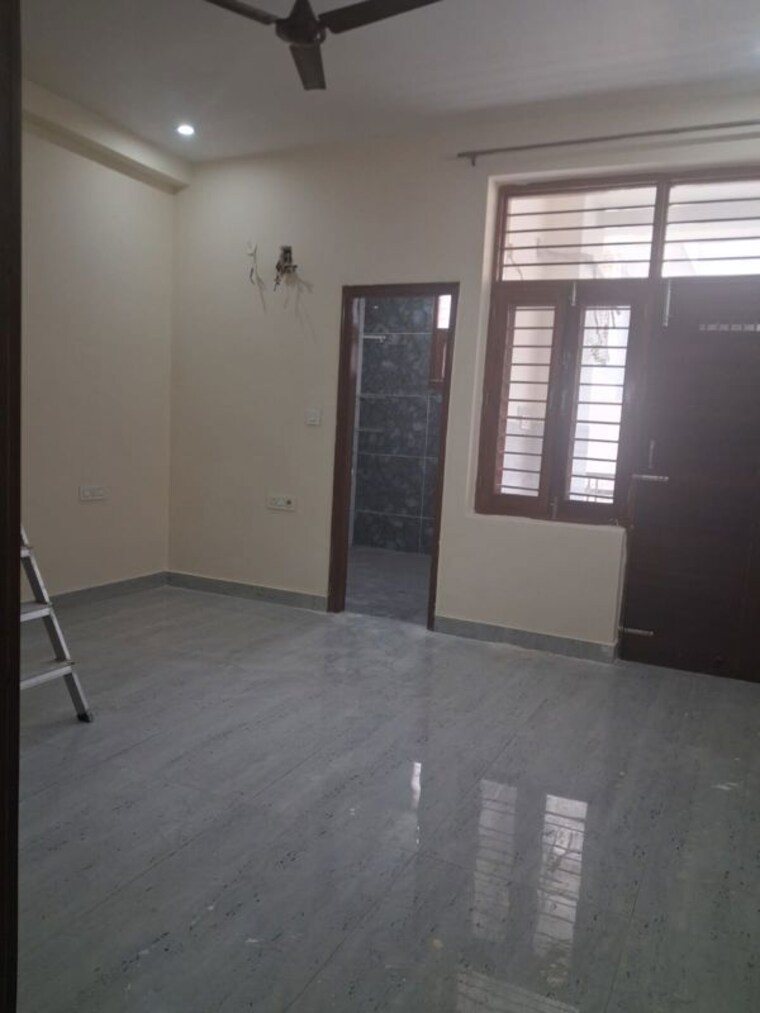 Room, rajendra colony 3.5 Bedroom 2250 Sq.Ft. Independent House In Rajendra Colony Faridabad 10364633