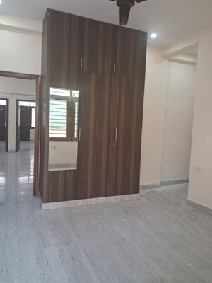 Room in 3.5 BHK Independent House at Rajendra Colony – for Rent