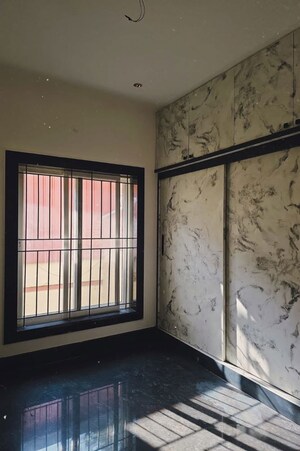 Room in 3 BHK Builder Floor at Jp Nagar Phase 1 – for Rent