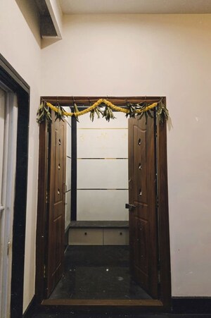 Building Lobby in 3 BHK Builder Floor at Jp Nagar Phase 1 – for Rent
