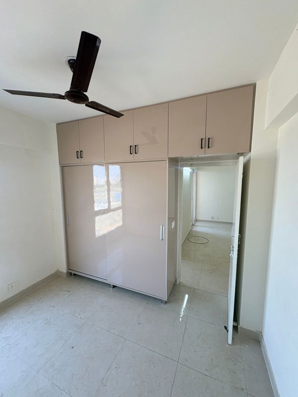 2 BHK 1000 Sq.Ft. Apartment in Signature The Millennia 3