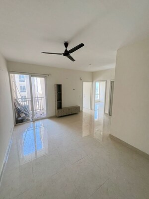 Room in 2 BHK Apartment at Signature The Millennia 3, Sector 37d – for Rent