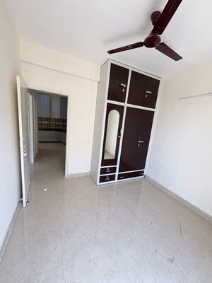 Room in 2 BHK Apartment at Signature The Millennia 3, Sector 37d – for Rent