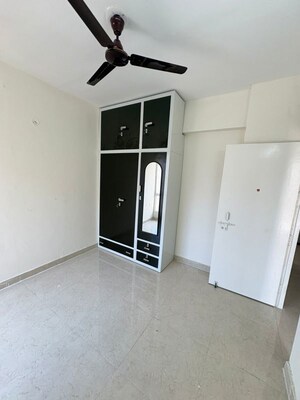 Room in 2 BHK Apartment at Signature The Millennia 3, Sector 37d – for Rent