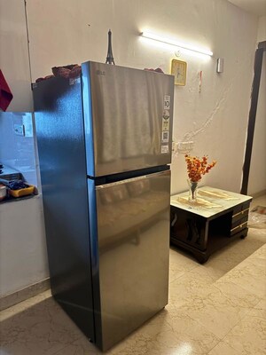 Bathroom in 2 BHK Apartment at Vashisht Heights, Sector 87 – for Rent