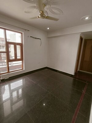 Room in 2 BHK Builder Floor at Sector 45 – for Rent