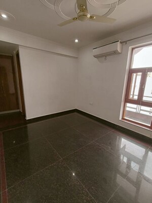 Room in 2 BHK Builder Floor at Sector 45 – for Rent