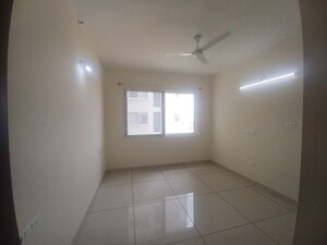 Room in 3.5 BHK Apartment at Prestige Lakeside Habitat Apartments, Gunjur – for Rent