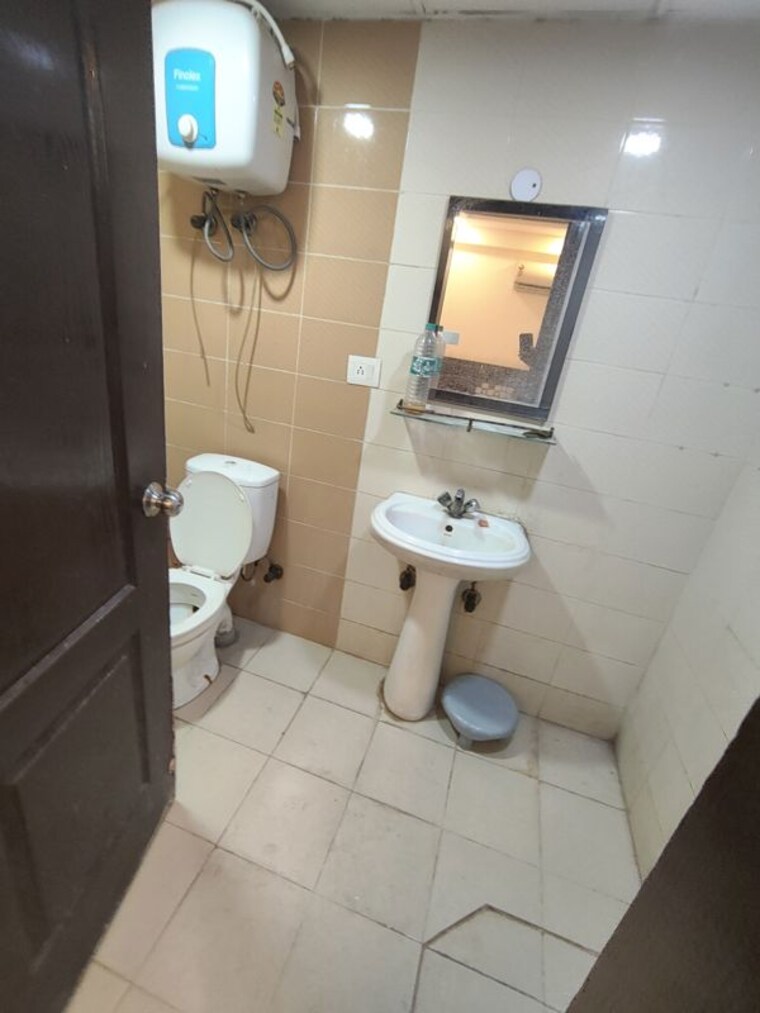 Bathroom, logix-blossom-county 2 Bedroom 945 Sq.Ft. Apartment In Sector 137 Noida 10364697