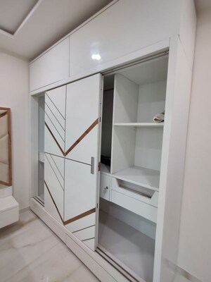  2 BHK Apartment at RNA NG Eclat, Andheri West – for Rent