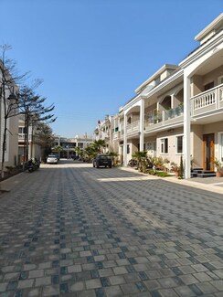 4 BHK Villa For Sale in VIP Road