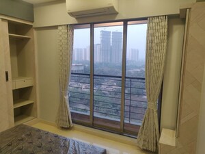 Room in 2.5 BHK Apartment at Runwal Estate, Dhokali – for Rent