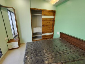 Room in 2.5 BHK Apartment at Runwal Estate, Dhokali – for Rent