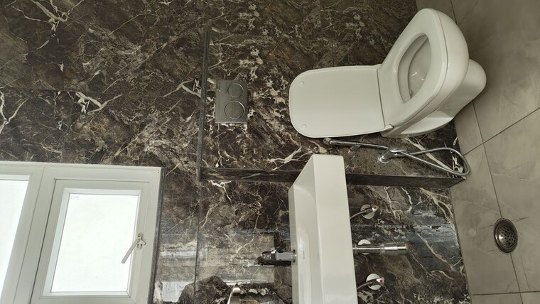 Bathroom, malwa-escon-primera 2.5 Bedroom 1305 Sq.Ft. Apartment In International Airport Road Zirakpur 10363719