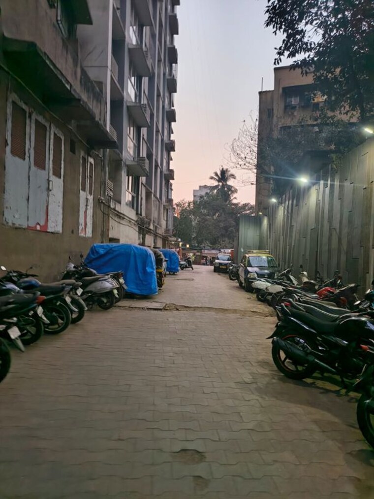  Parking, jay-ambe-chs-kurla-west 1 Bedroom 300 Sq.Ft. Apartment In Kurla West Mumbai 10364802