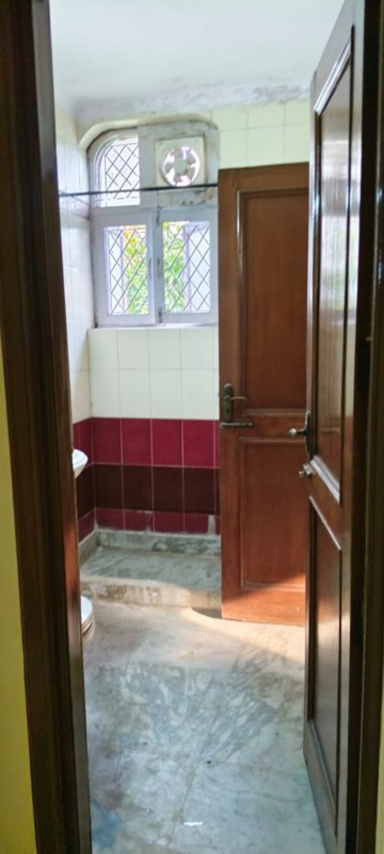 Washroom, kalkaji 3 Bedroom 1800 Sq.Ft. Builder Floor In Kalkaji Delhi 10364778