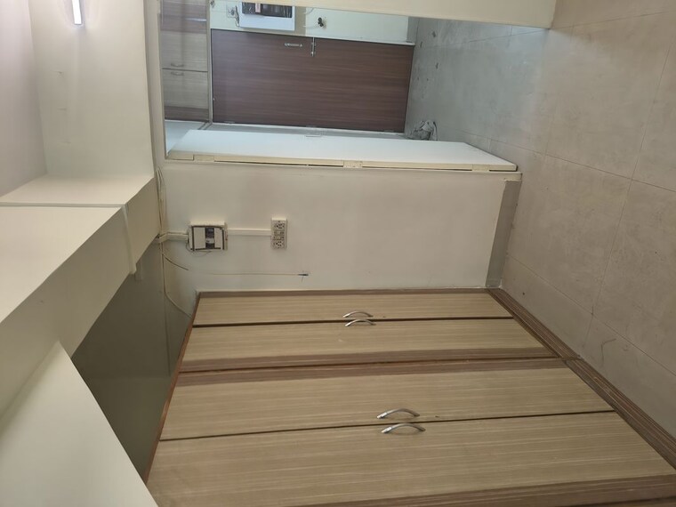 Bathroom, kurla 1 RK 300 Sq.Ft. Apartment In Kurla Mumbai 10364815