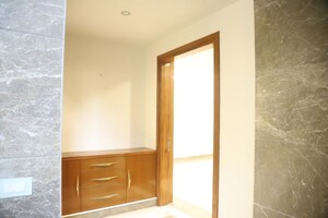 Room in 5 BHK Builder Floor at Unitech Residency Greens, Sector 46 – for Sale