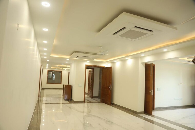 Room, unitech-residency-greens 5 Bedroom 870 Sq.Yd. Builder Floor In Sector 46 Gurgaon 10364819