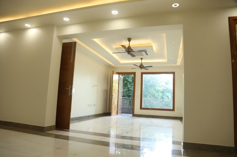 Room, unitech-residency-greens 5 Bedroom 870 Sq.Yd. Builder Floor In Sector 46 Gurgaon 10364819