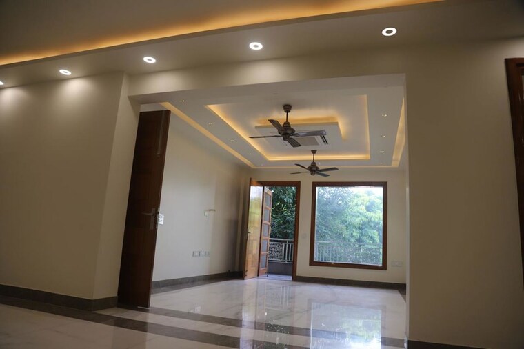 Room, unitech-residency-greens 5 Bedroom 870 Sq.Yd. Builder Floor In Sector 46 Gurgaon 10364819