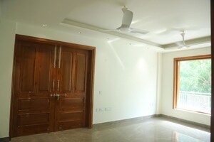 Room in 5 BHK Builder Floor at Unitech Residency Greens, Sector 46 – for Sale