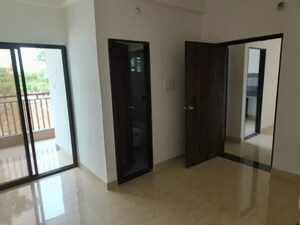 Room in 2 BHK Apartment at Bhatagaon – for Sale