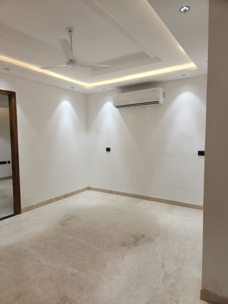Room, green fields colony 2 Bedroom 20000 Sq.Ft. Builder Floor In Green Fields Colony Faridabad 10364871