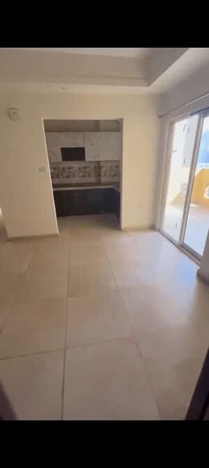 Room in 3 BHK Apartment at Himalaya Pride, Tech Zone 4 Greater Noida – for Rent