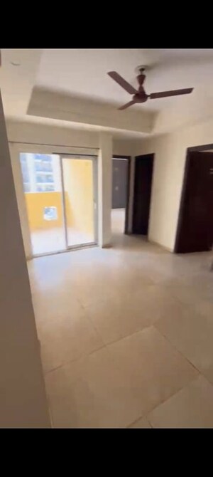 Room in 3 BHK Apartment at Himalaya Pride, Tech Zone 4 Greater Noida – for Rent