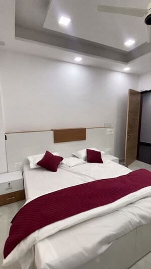 Studio Builder Floor For Rent in Sector 21c