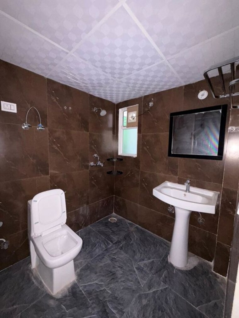 Washroom, migsun-vilaasa 3 Bedroom 1075 Sq.Ft. Apartment In Eta Ii Greater Noida Greater Noida 10364947