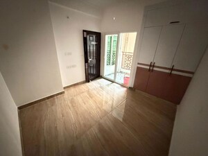 Room in 3 BHK Apartment at Migsun Vilaasa, Eta Ii Greater Noida – for Sale