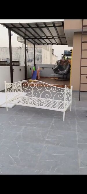 Parking in 3 BHK Builder Floor at Rajouri Garden – for Sale