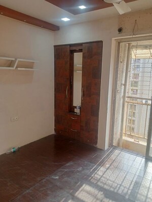 Room in 2 BHK Apartment at Bharat Ecovistas, Shilphata – for Rent