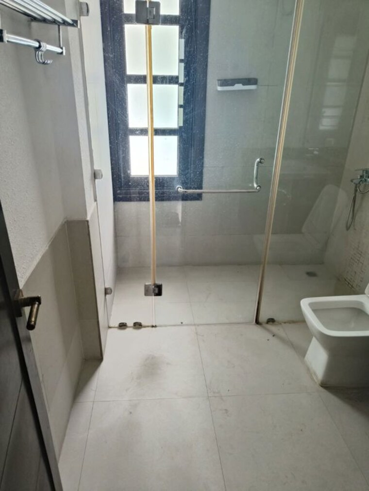 Bathroom, vipul-tatvam-villas 3 Bedroom 3000 Sq.Ft. Apartment In Sector 48 Gurgaon 10365023